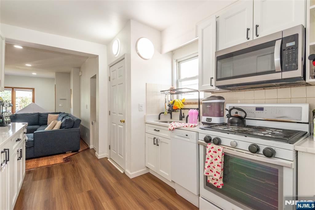 344 Valley Brook Avenue 1 - Photo 4
