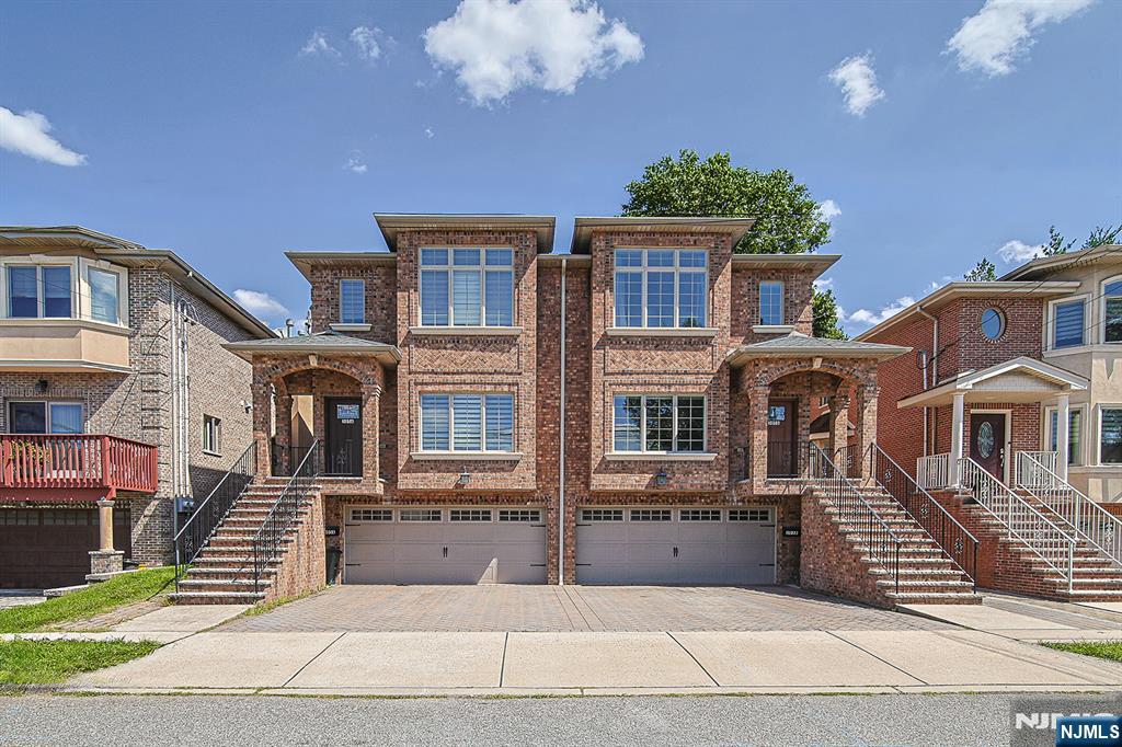 305 E Harriet Avenue B - Photo 1