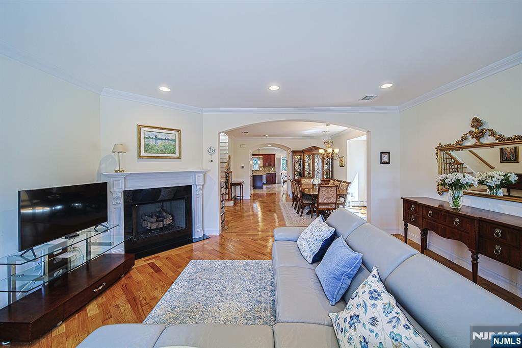 305 E Harriet Avenue B - Photo 3