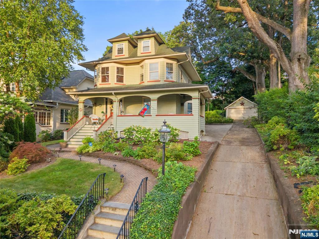 226 Whitford Avenue - Photo 2
