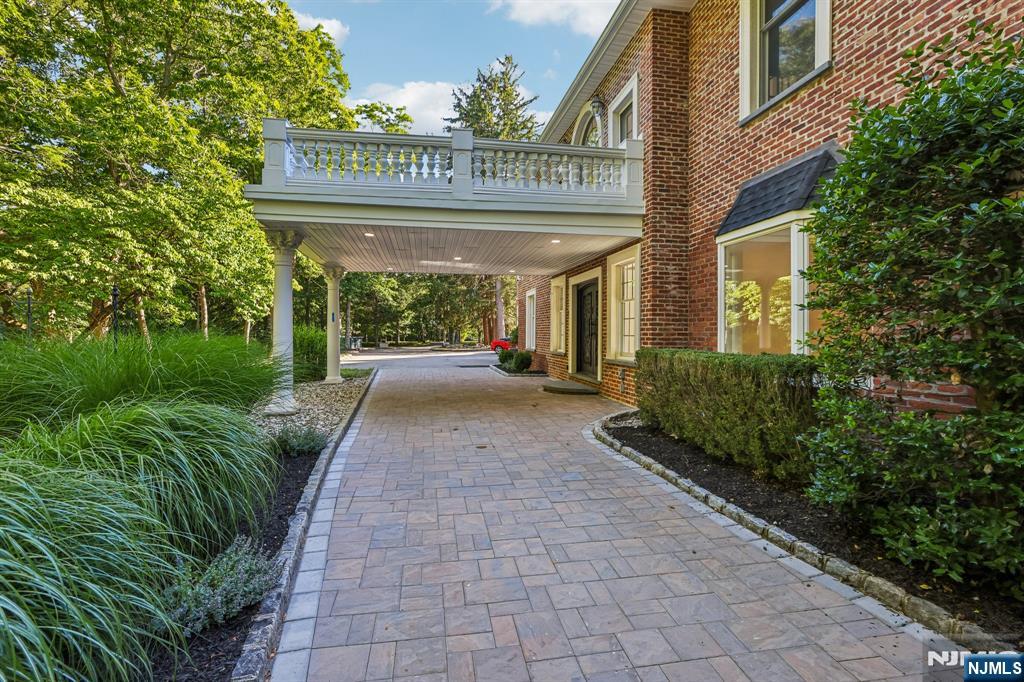 1050 Ramapo Valley Road - Photo 4
