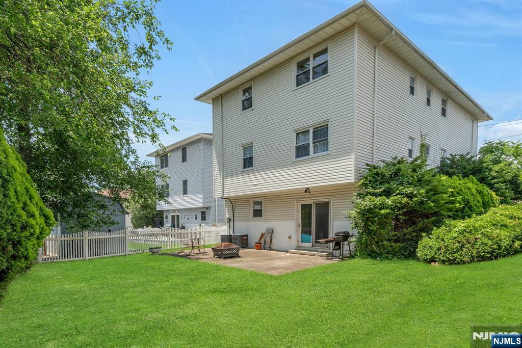 726 Saddle River Rd, Saddle Brook, NJ 07663