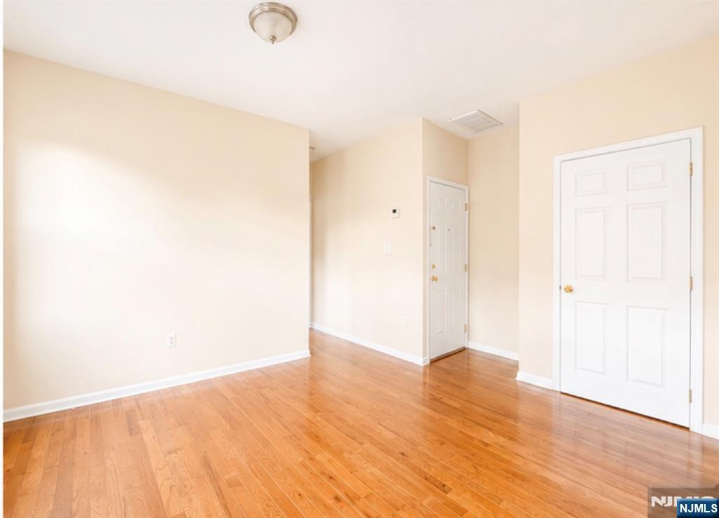 148 Wilson Avenue - Photo 3
