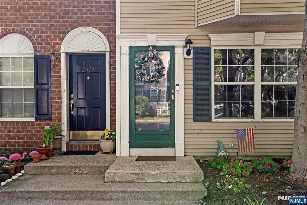 2373 Phillip Court - Photo 2