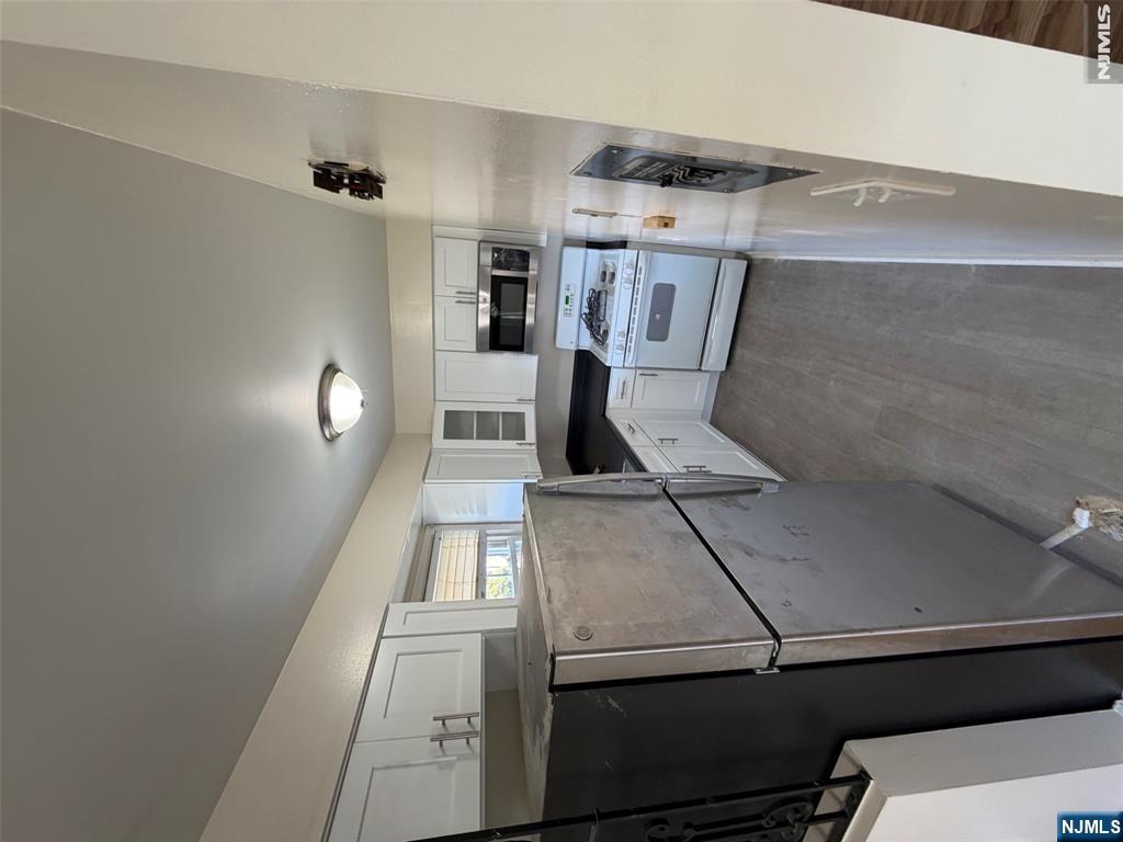 60 Columbia Avenue 25 - Photo 2