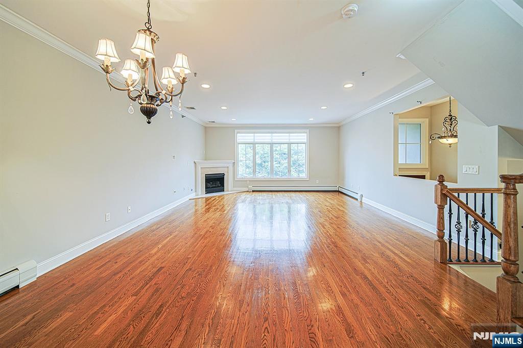2462 3rd Street 2462 - Photo 2
