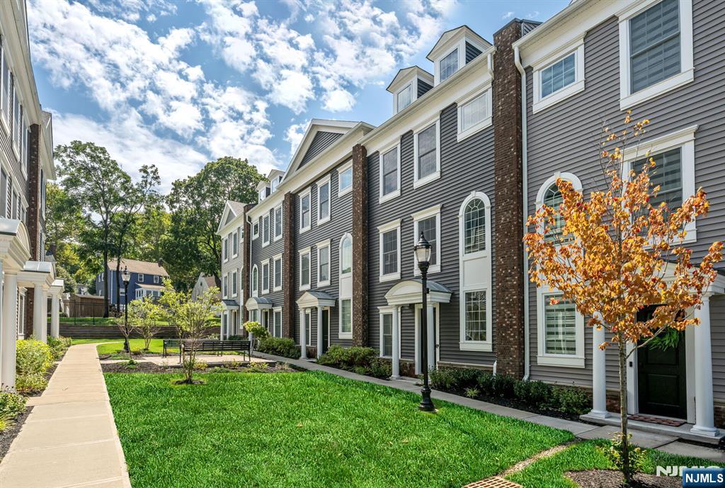 68 Parkside Lane 1204 - Photo 1