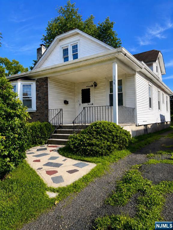 108 Schley St, Garfield, NJ 07026