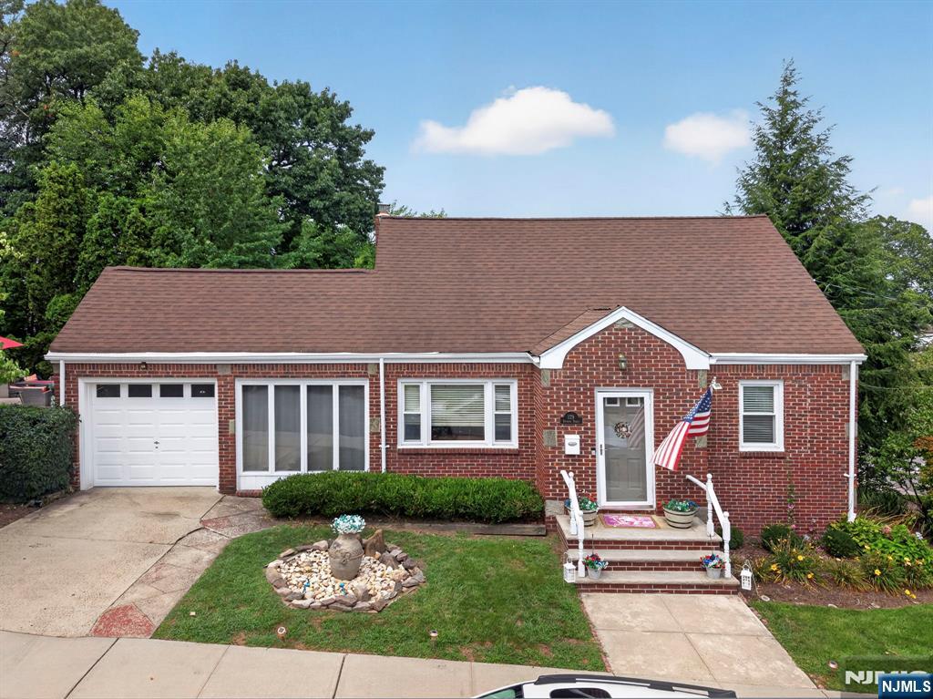 129 Belmohr Street - Photo 1