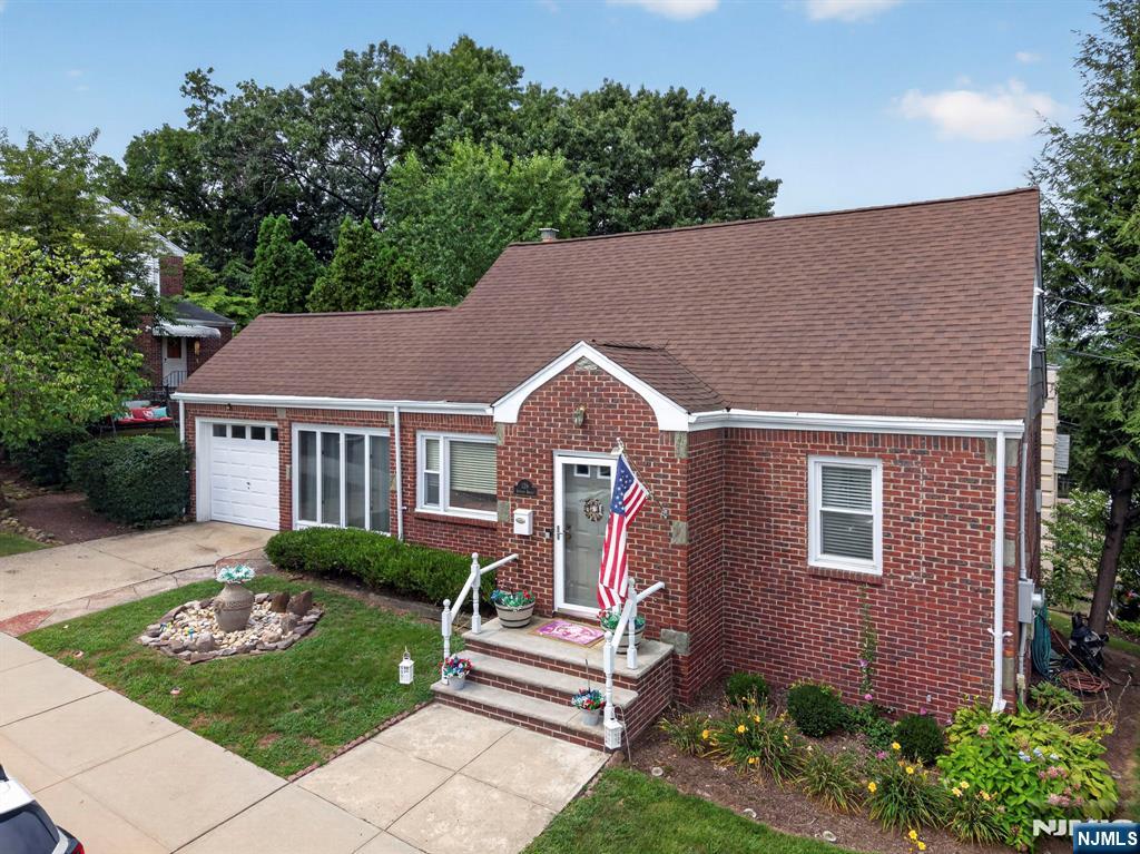 129 Belmohr Street - Photo 2