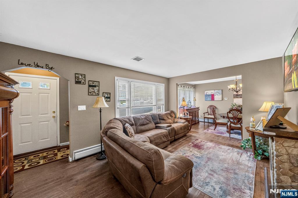 129 Belmohr Street - Photo 3