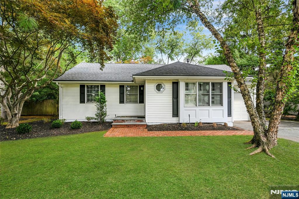 12 Leoson Parkway - Photo 1