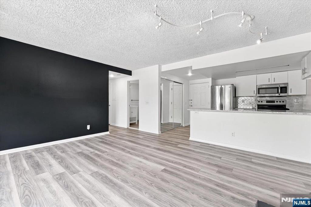 55 Clinton Place 404 - Photo 4