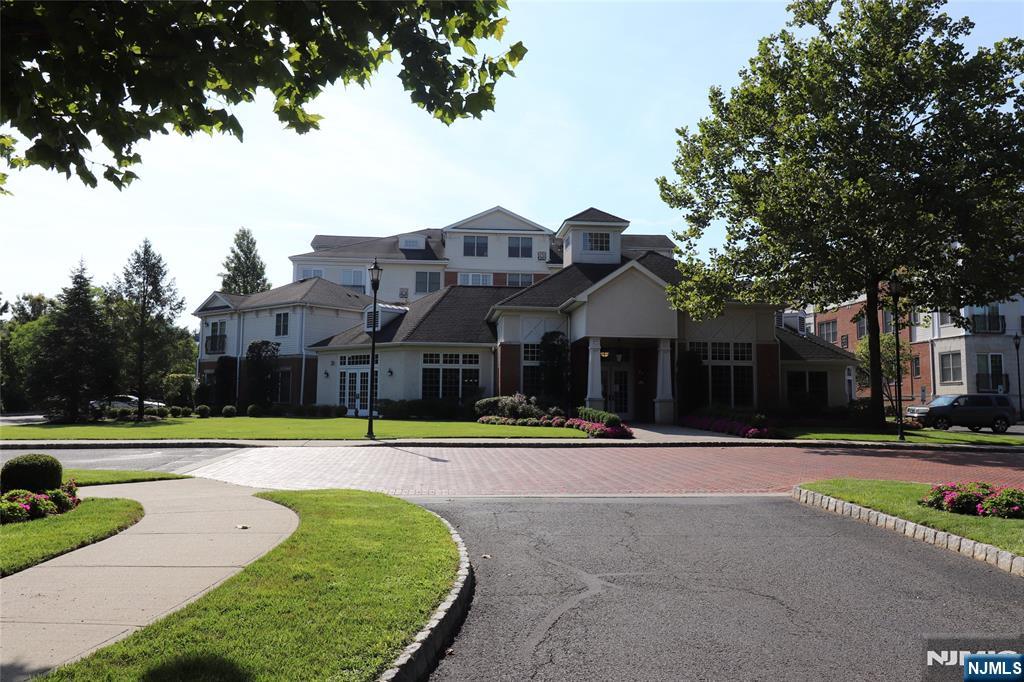 1209 The Pz, Tenafly, NJ 07670