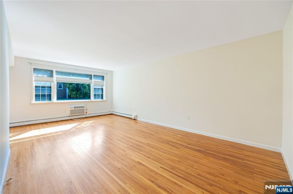 605 Grove Street H1 - Photo 1