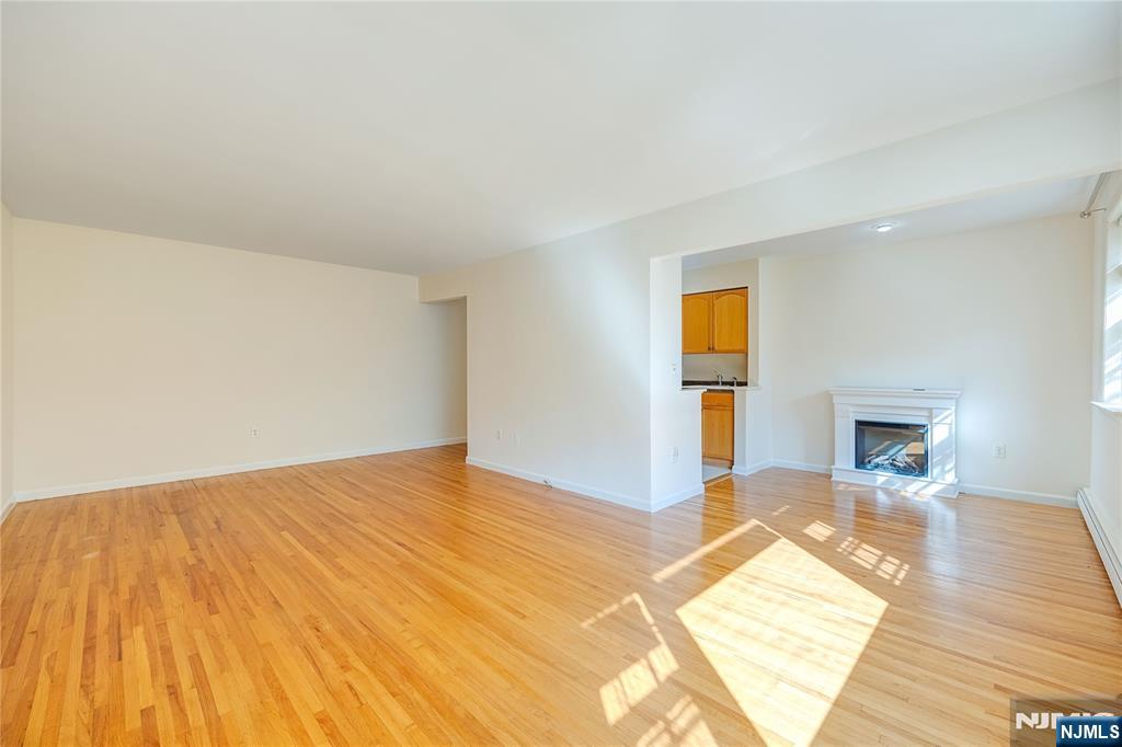 605 Grove Street H1 - Photo 3