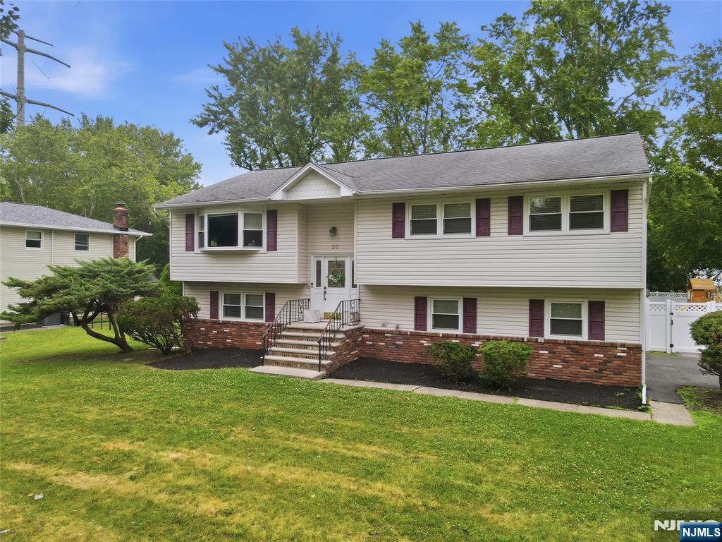 20 Arnold Drive - Photo 2