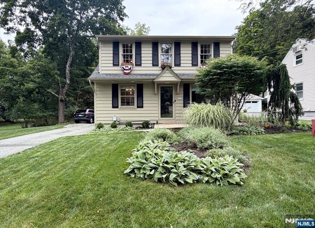 837 Circle Avenue - Photo 1