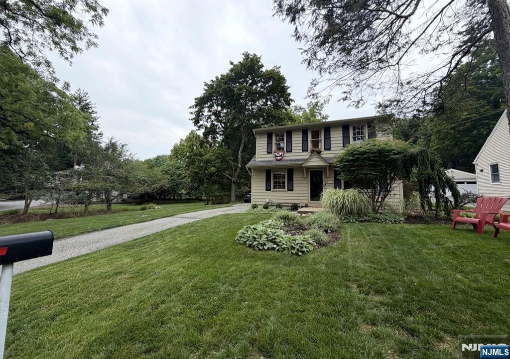 837 Circle Avenue - Photo 2