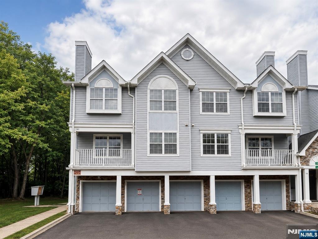 151 Prestwick Way 151 - Photo 1