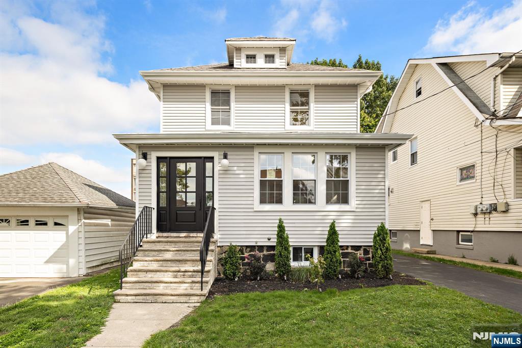 526 Dewey Avenue - Photo 2