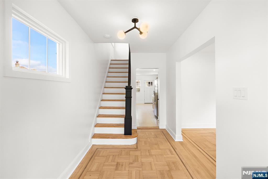 526 Dewey Avenue - Photo 4