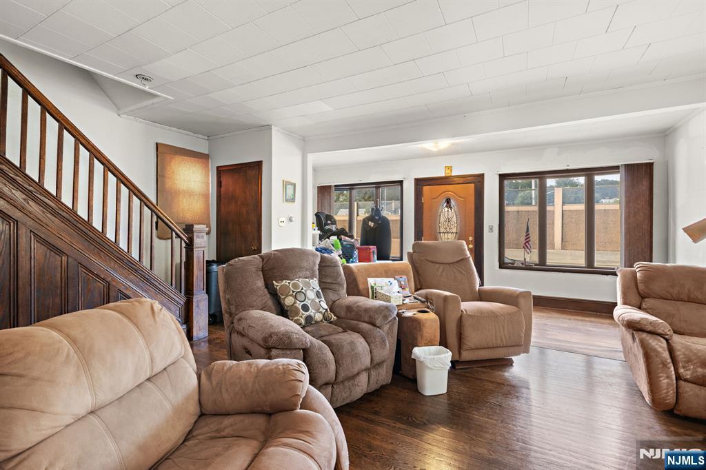 420 Rutherford Avenue - Photo 2