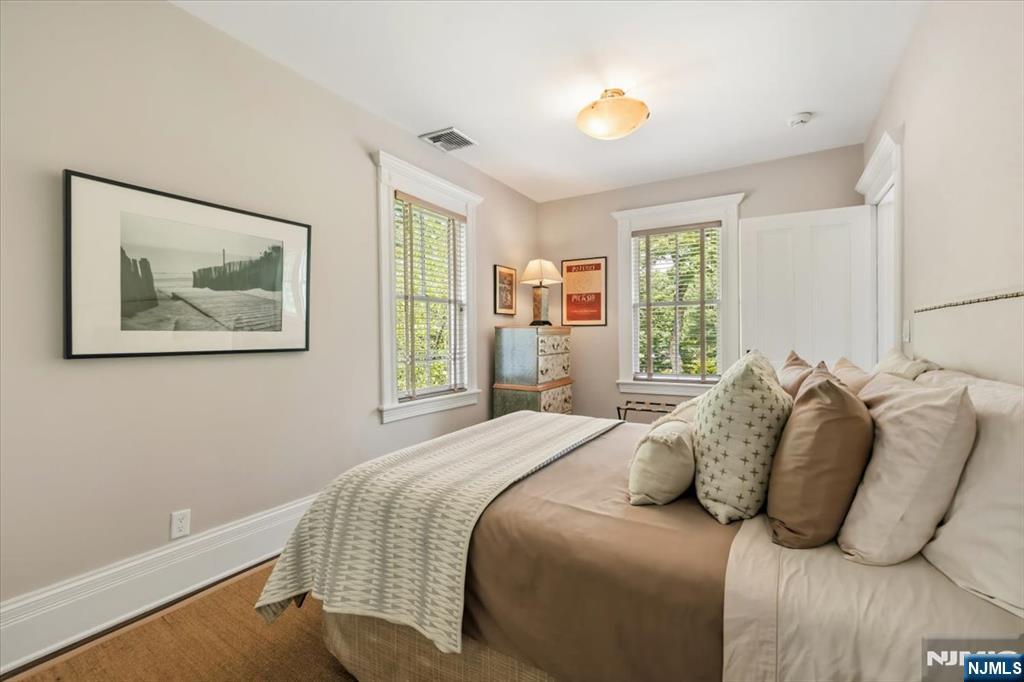 128 Westervelt Ave, Tenafly, NJ 07670
