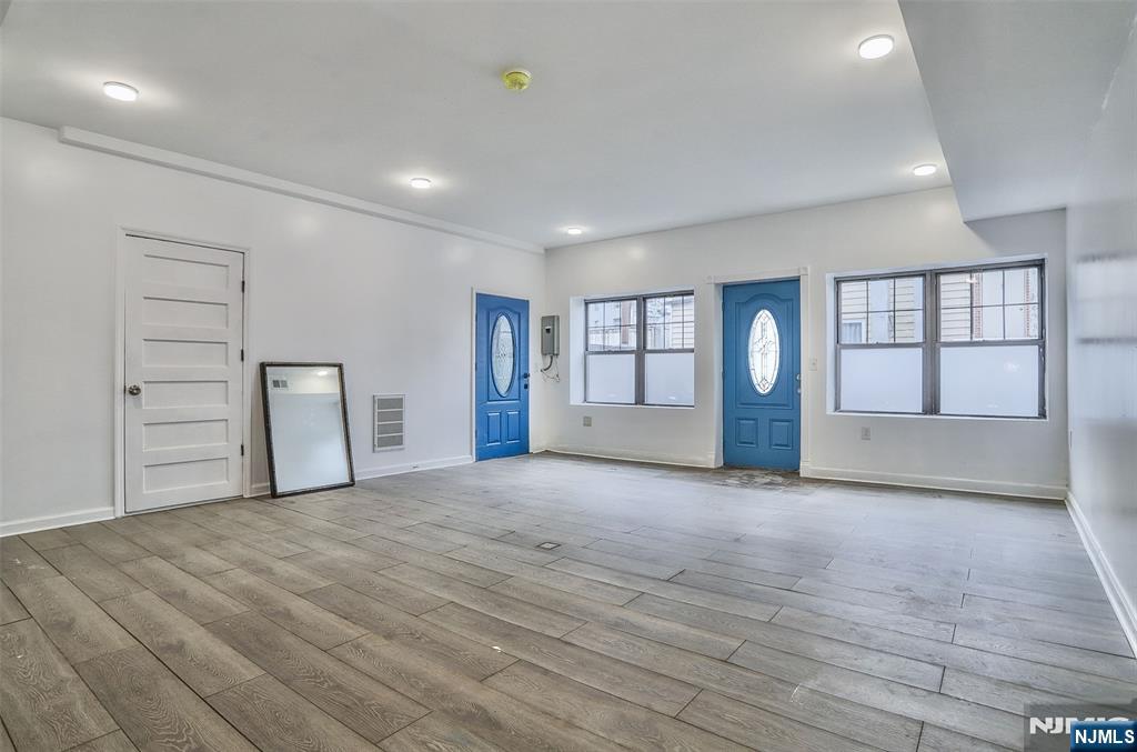 9017 Riverside Place House - Photo 4