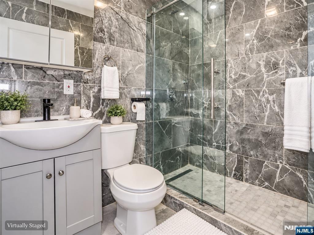 9017 Riverside Place House - Photo 5