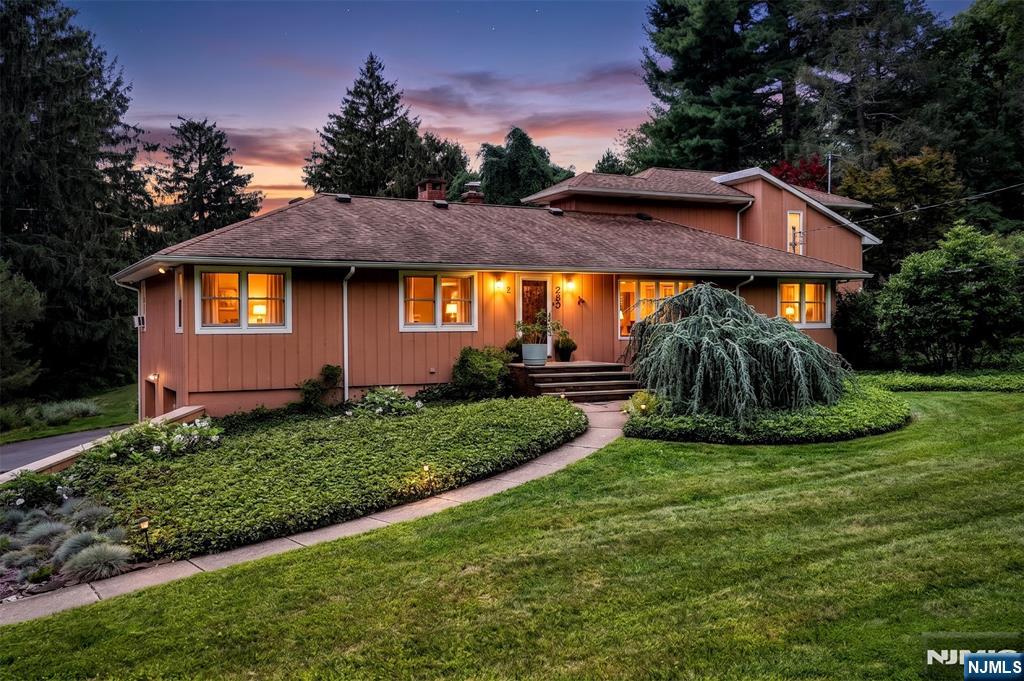 285 Sunset Road - Photo 1