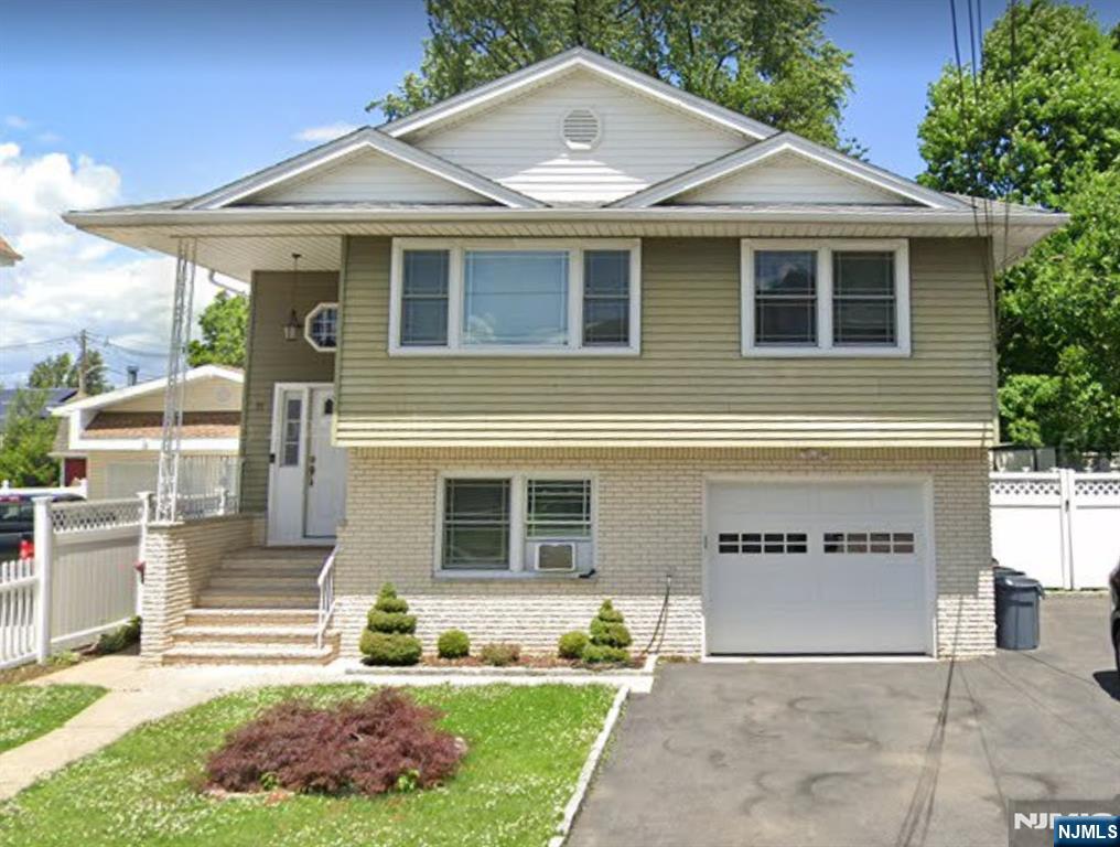 91 Kossuth Street - Photo 1