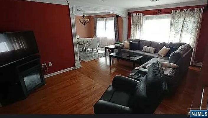 91 Kossuth Street - Photo 3