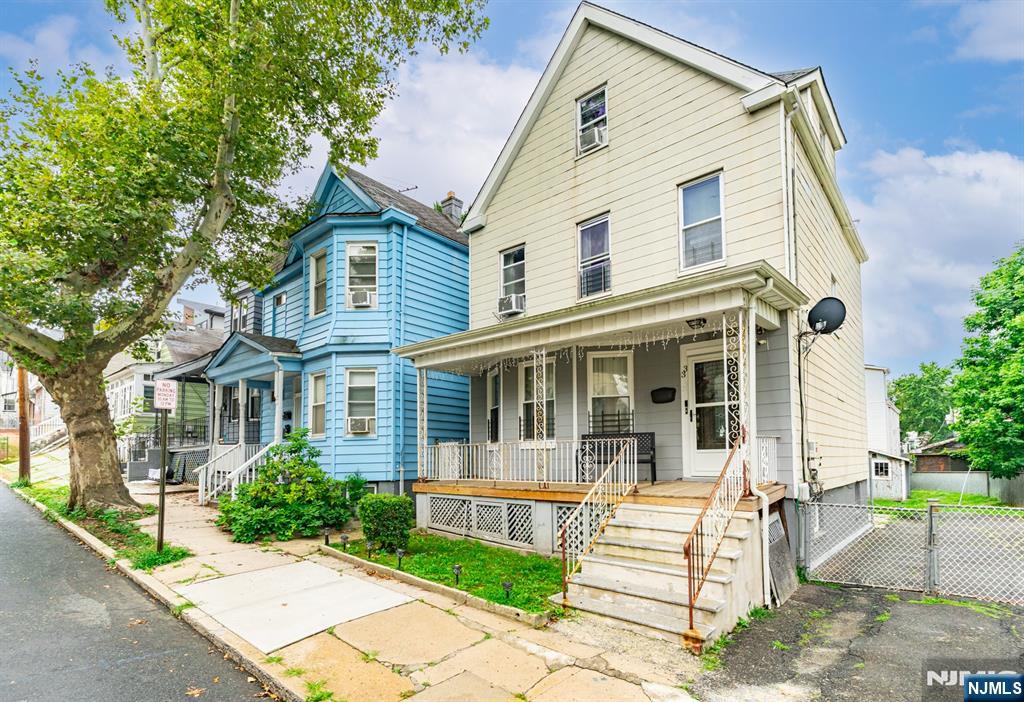 35 Grove Terrace - Photo 1