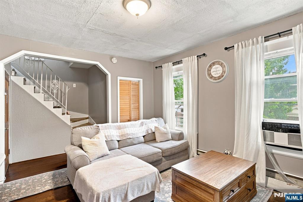 35 Grove Terrace - Photo 5