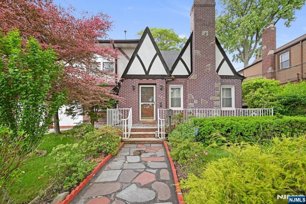 497 Oakdene Avenue - Photo 1
