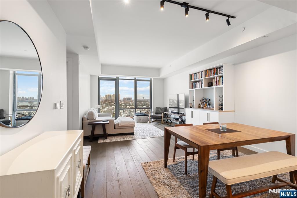 320 Adolphus Avenue PH 02 - Photo 4