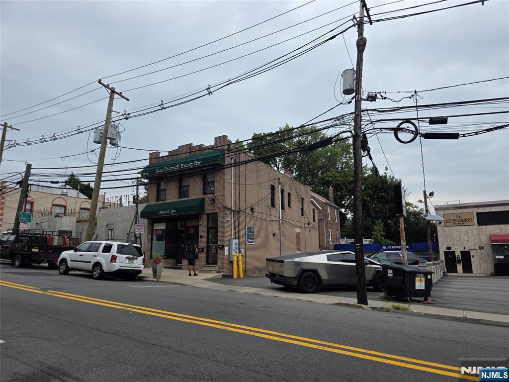 507 Main Street 2nd Fl - Photo 1