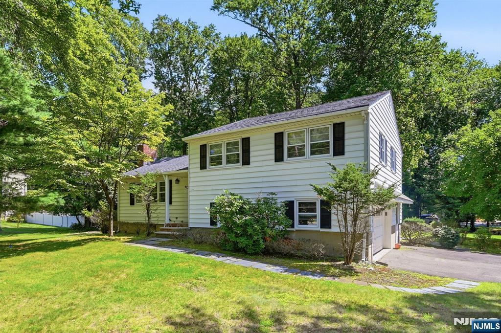472 Cedar Hill Avenue - Photo 3
