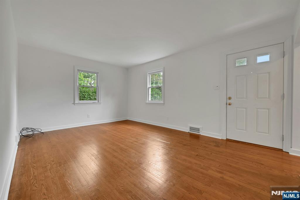 11 Pine Street - Photo 3