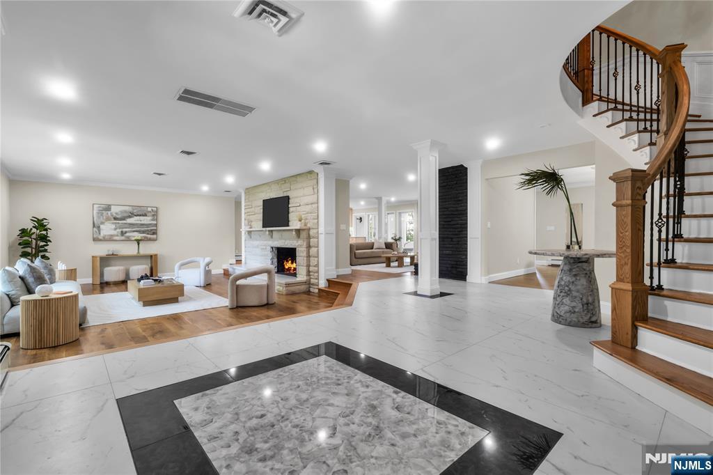 17 Deerhill Drive - Photo 3