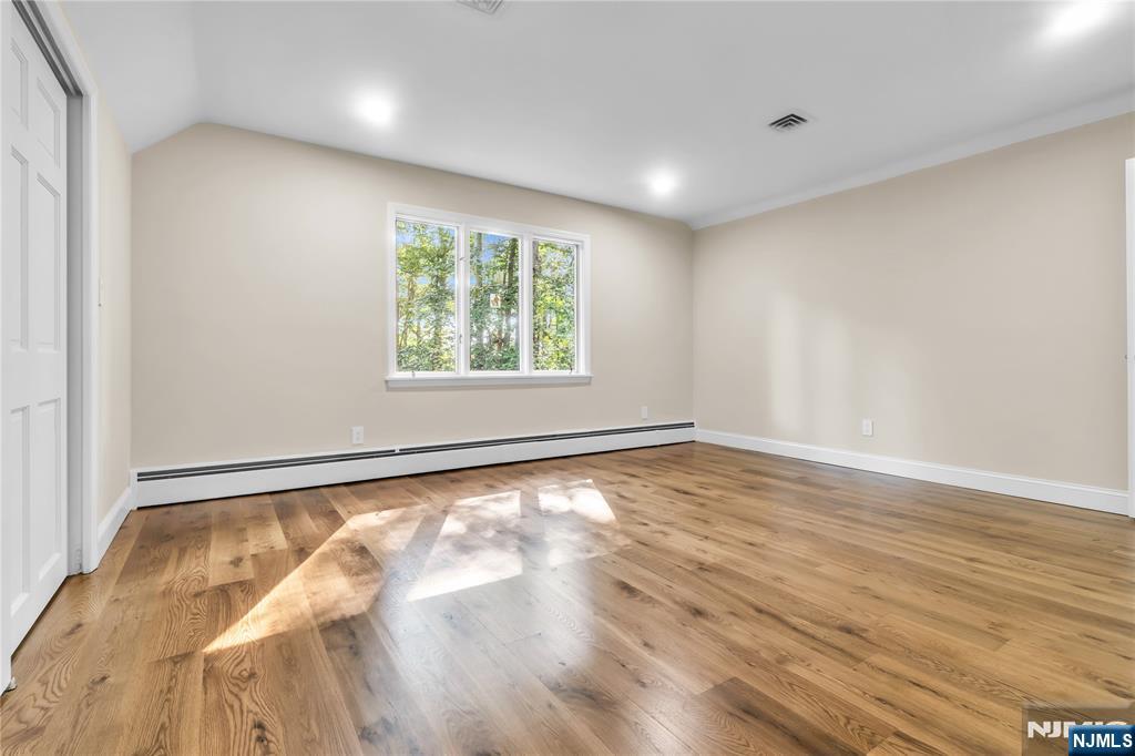 17 Deerhill Drive — photo 32
