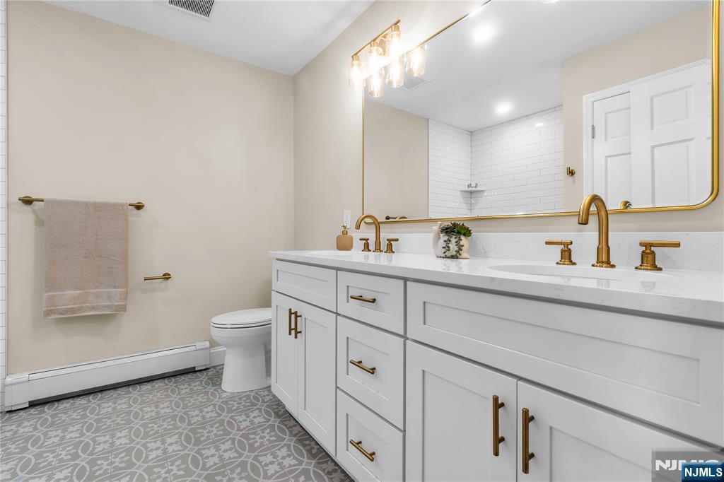 17 Deerhill Drive — photo 33