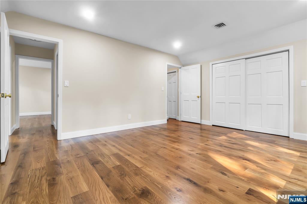 17 Deerhill Drive — photo 34