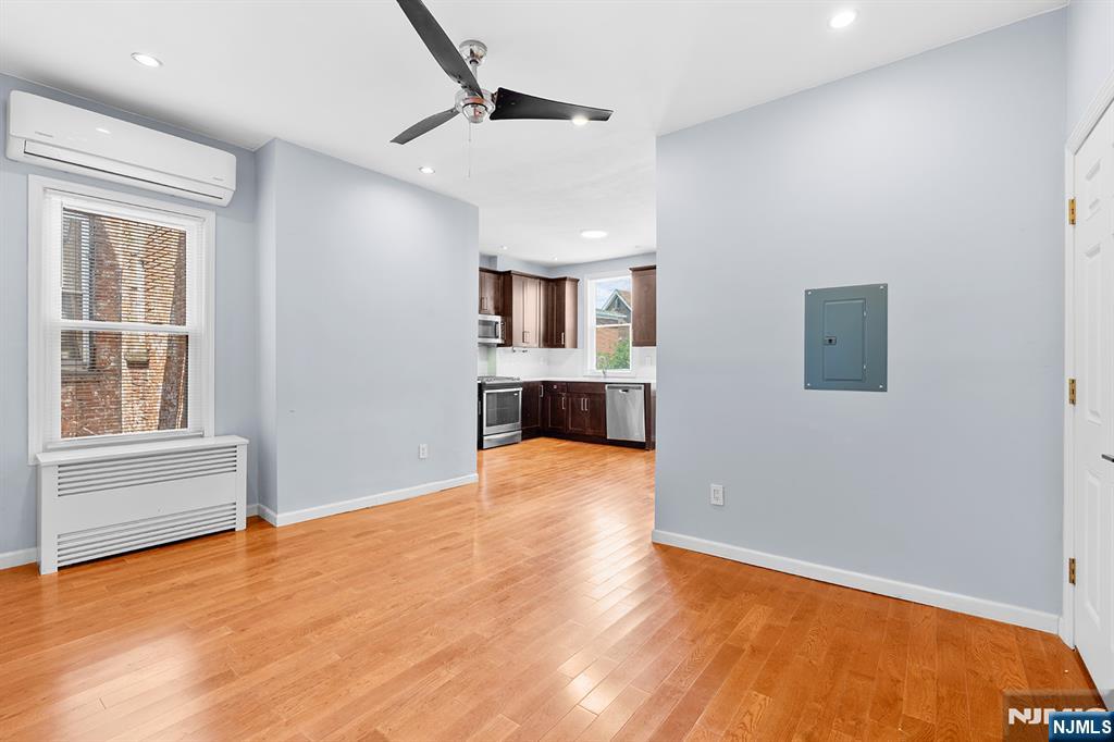 307 Henry Street 2 - Photo 3