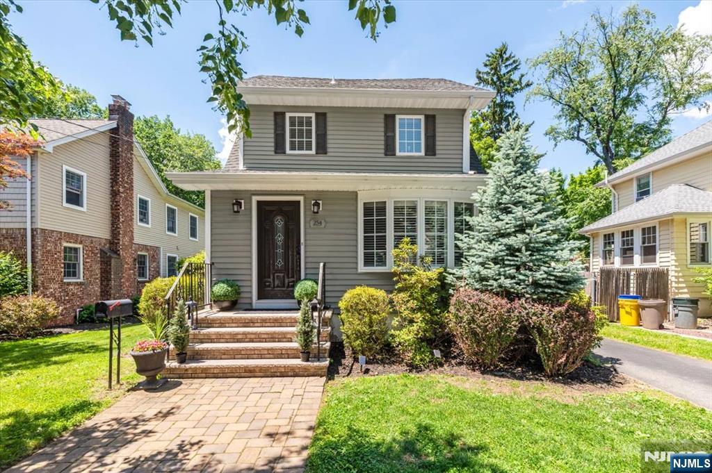 254 Elm Avenue - Photo 2