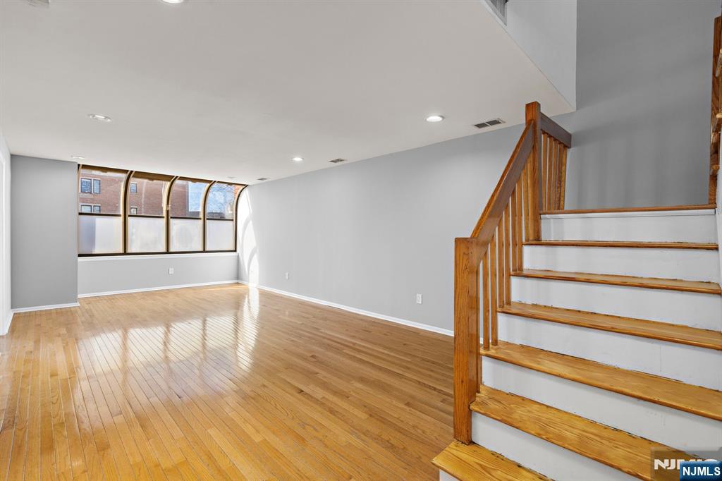 319 Gorge Road 6 - Photo 1