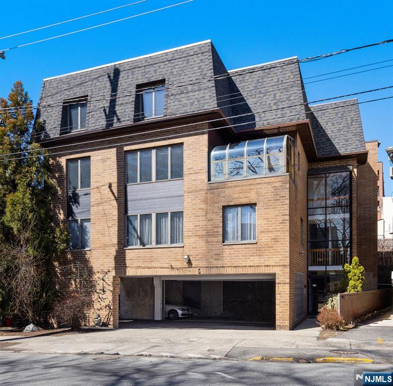 319 Gorge Road 6 - Photo 2