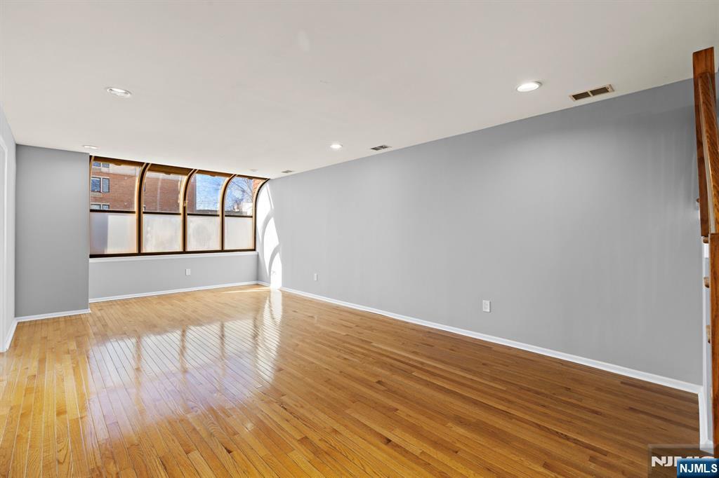 319 Gorge Road 6 - Photo 3