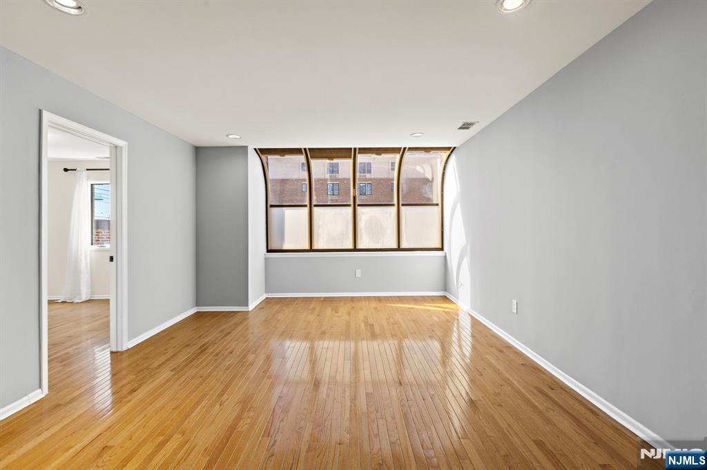 319 Gorge Road 6 - Photo 5
